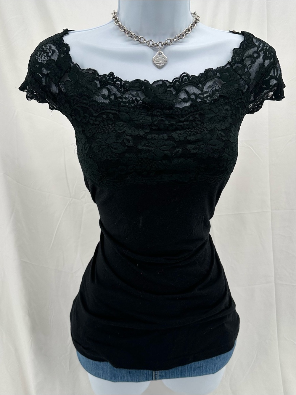 Coquette Lace 2000s Forever 21 Feminine Off the Shoulder Top